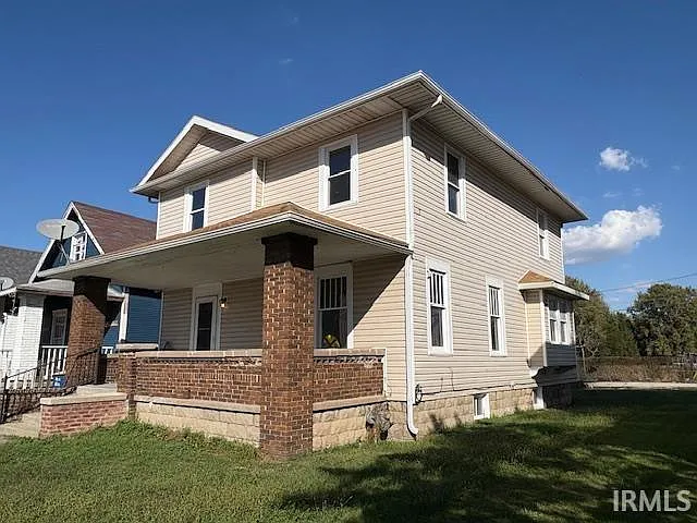 304 N Hackley St — Photo 2