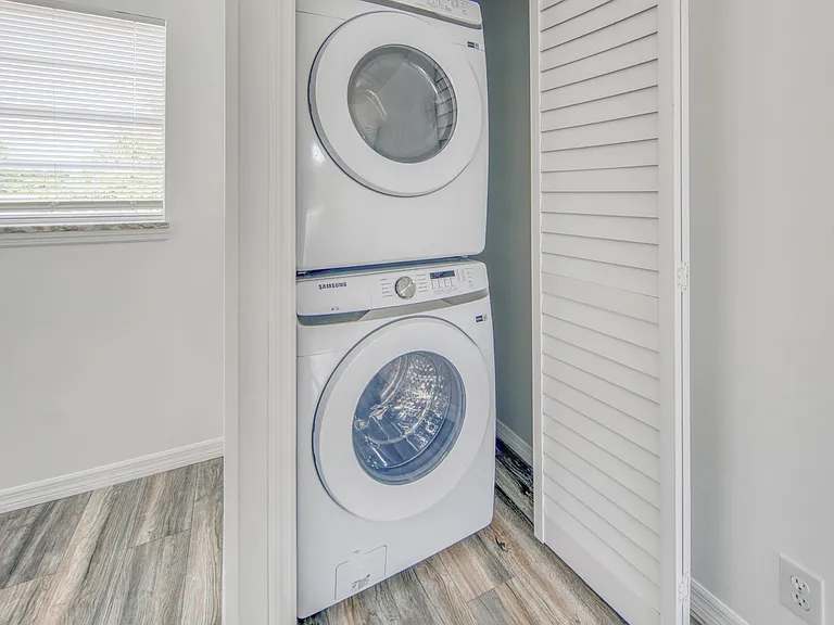 216 Ocean Breeze Lake #UPSTAIRS — Photo 6