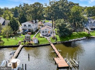 8138 Forest Glen Dr, Pasadena, MD 21122