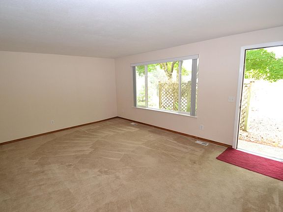 4th image of 20925 22nd Ave W
