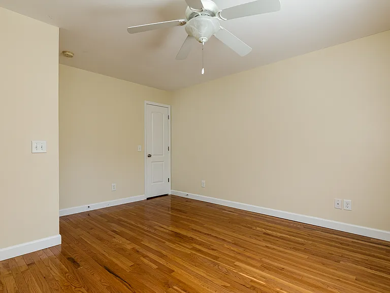 202 Clover Ct — Photo 11