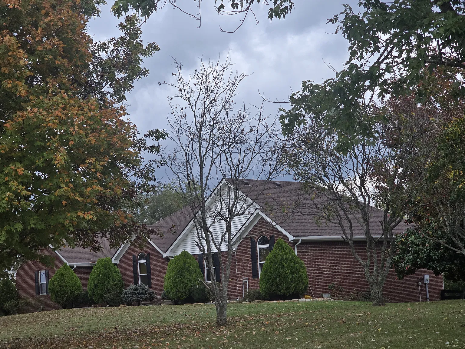 3 bed, 2700 sqft, $3,850 — Photo 3