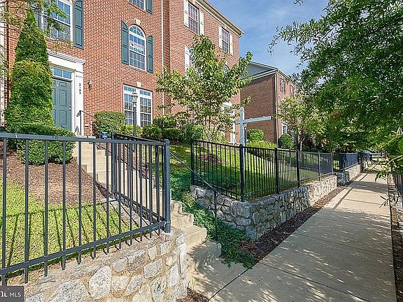 2nd image of 2195 Potomac Club Pkwy #19