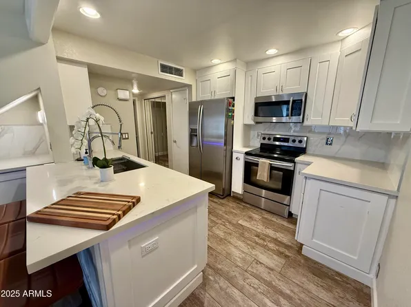 850 S RIVER Drive #1002, Tempe, AZ 85281
