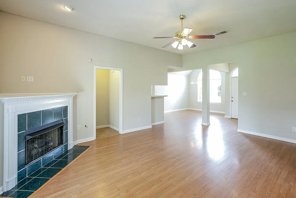 3 bed, 2.0 bath, 1509 sqft, $1,780 — Photo 3