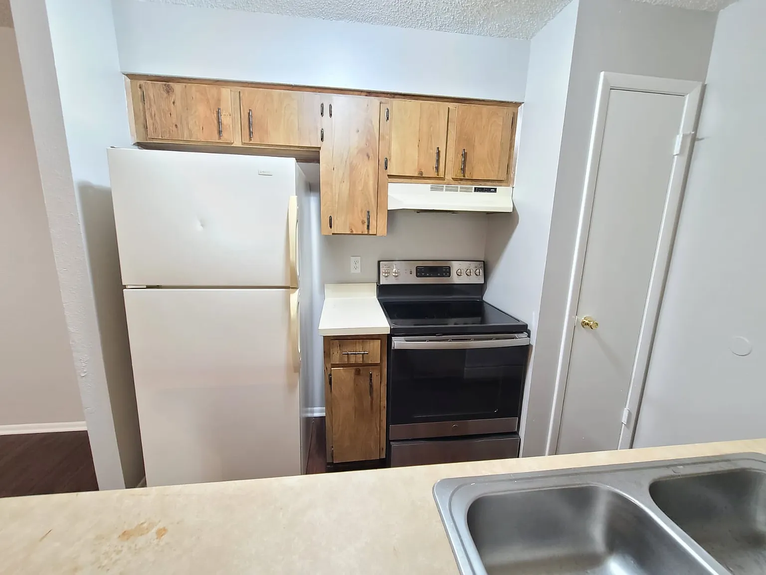 205 Red Maple Place, #205 - 1 — Photo 3