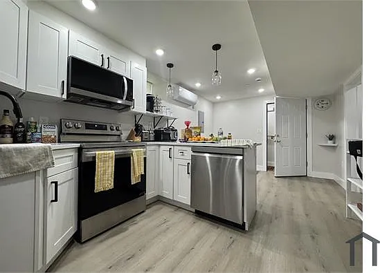 2 bed, 750 sqft, $2,700 — Photo 2