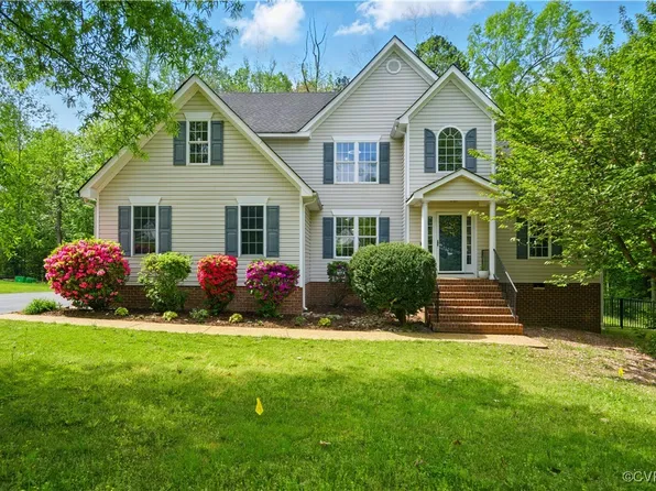 1360 Lomond Dr, Midlothian, VA 23114