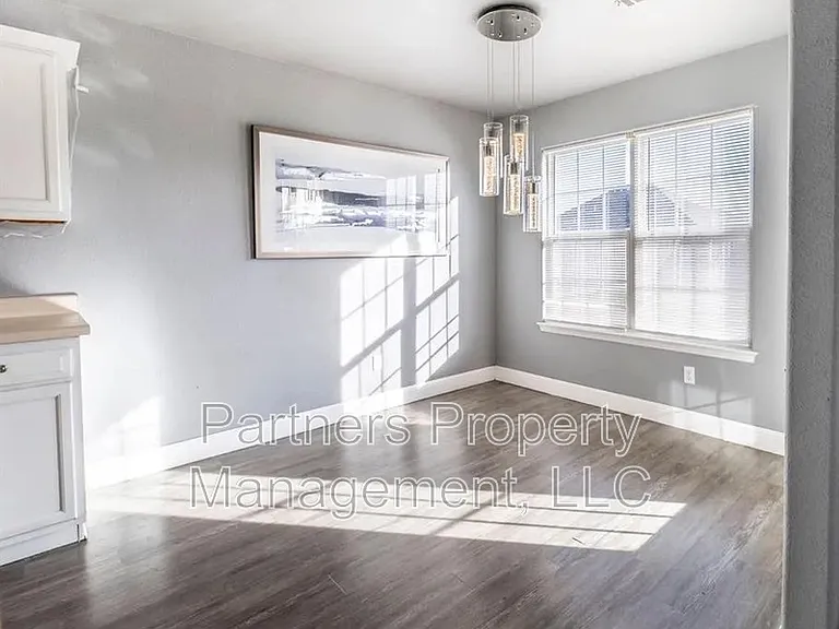 561 Red Bud St — Photo 11