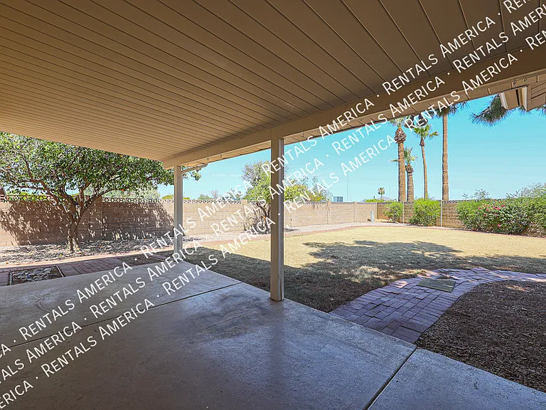 1360 W Esplanade St — Photo 28