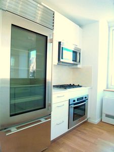 635 W 42nd St APT 9F, New York, NY, 10036