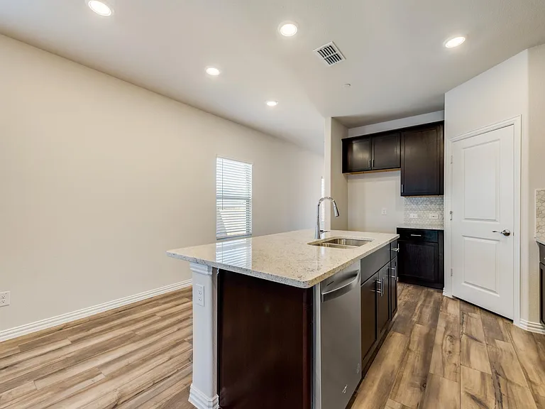 102 Monarch Way — Photo 12