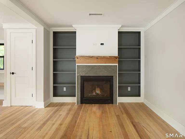 46 Library St — Photo 7