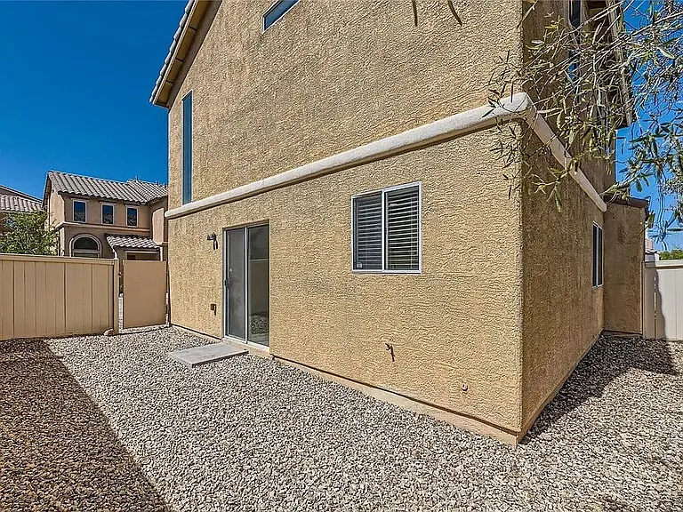 5849 Old English Ct — Photo 30