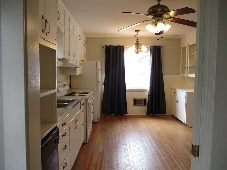 4826 S Park Ave — Photo 7