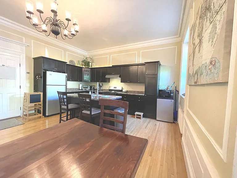 Cass Street Apartments — Photo 39