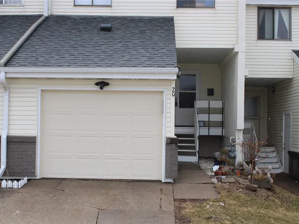 51 29th Avenue Dr SW, Cedar Rapids, IA 52404