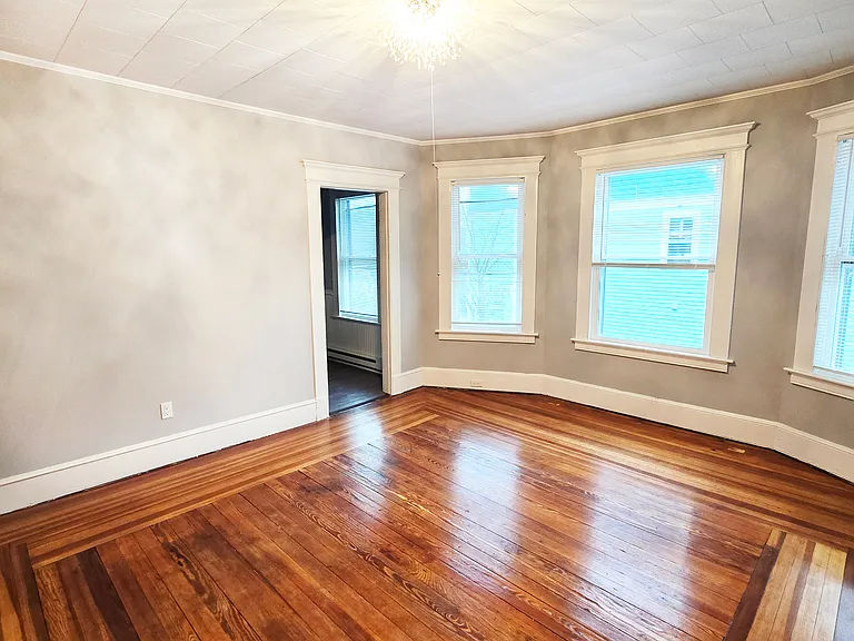 652 Watertown Ave — Photo 7
