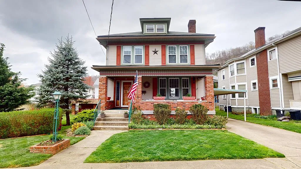 156 Miller St photo 1