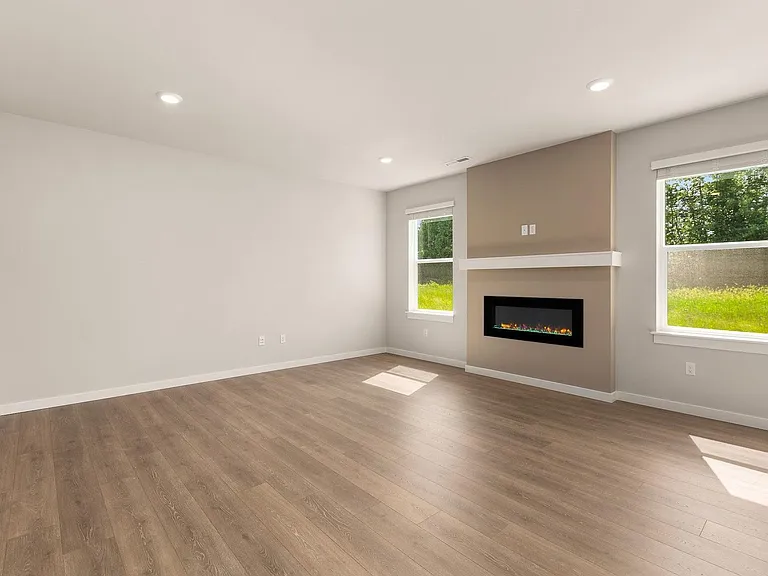11010 33rd St NE — Photo 4