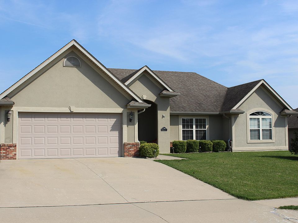 1st image of 10 Lexibelle Dr