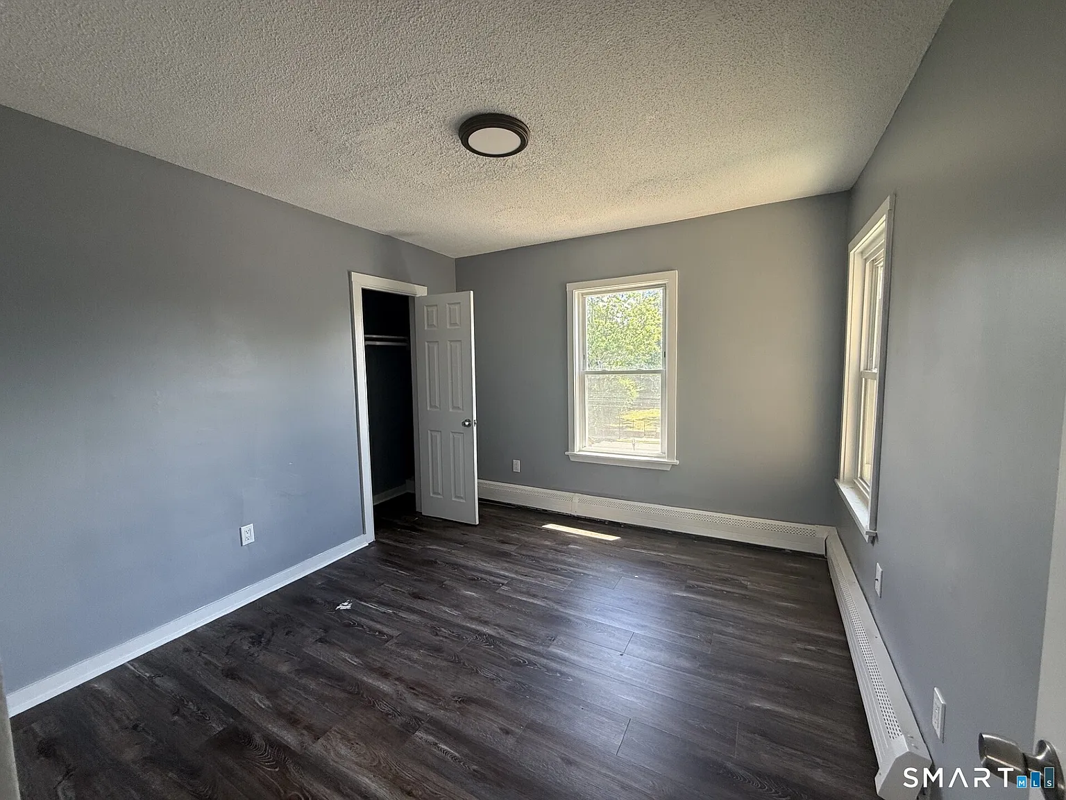 3 bed, 1.0 bath, 3222 sqft, $1,600 — Photo 4