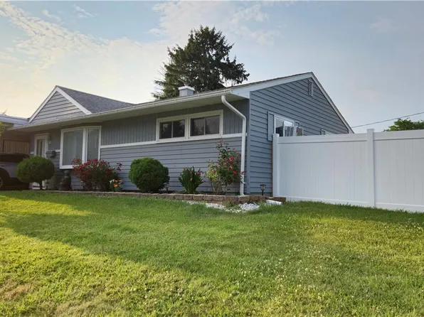 19 Tapler Dr, Coplay, PA 18037