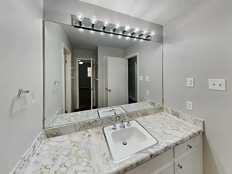 3660 Scarlet Dr — Photo 6