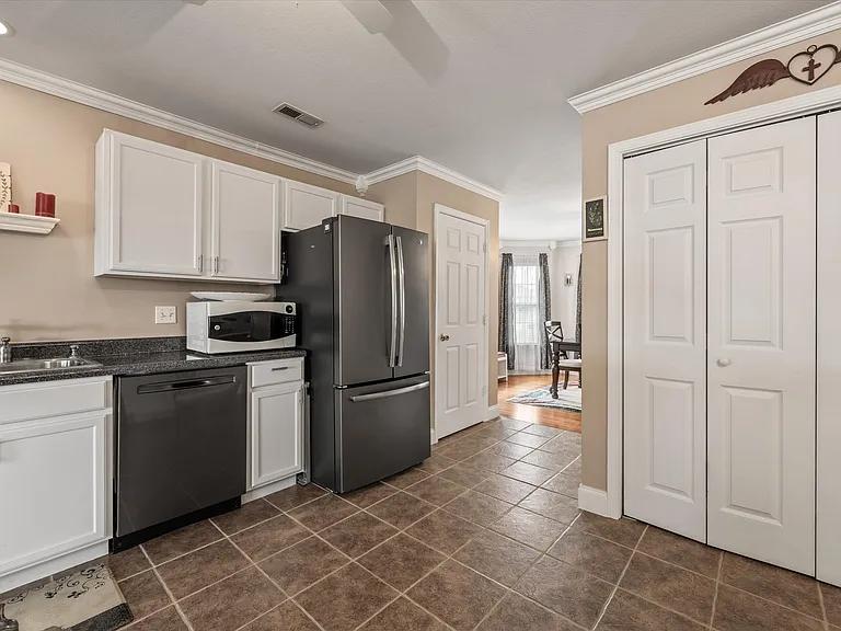 1110 Mercer Dr — Photo 7