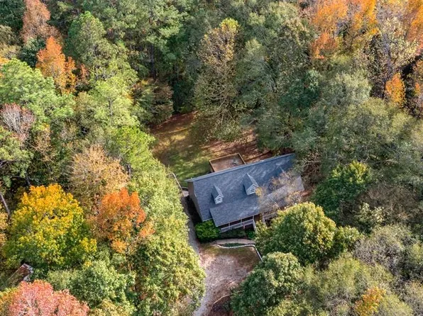 109 Country Acres Rd, Greenwood, SC 29646