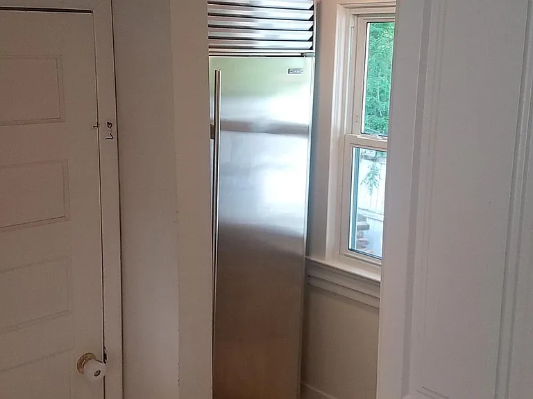 74 Sedgewick Ave — Photo 23