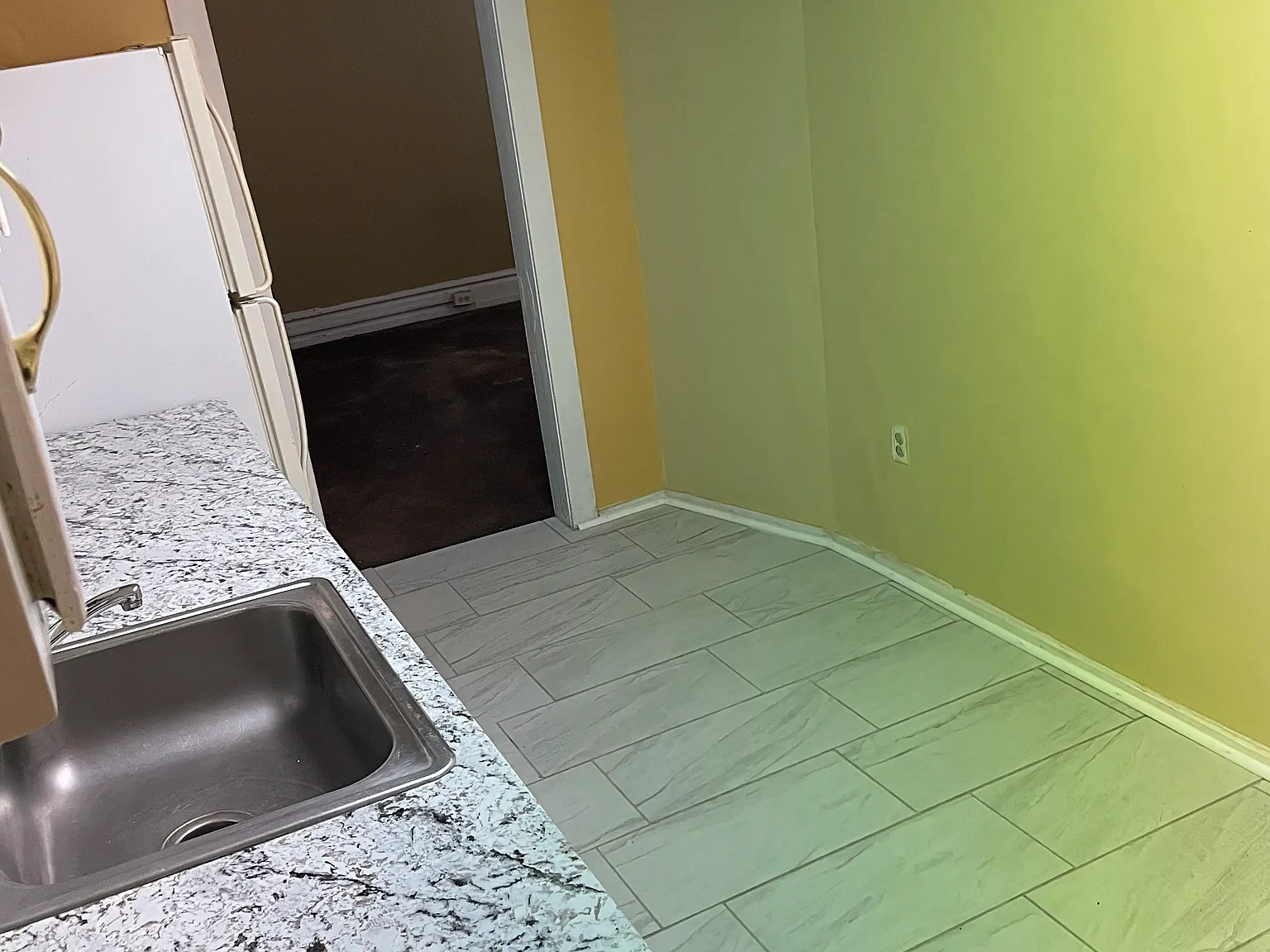 1 bed, 1000 sqft, $1,300 — Photo 4