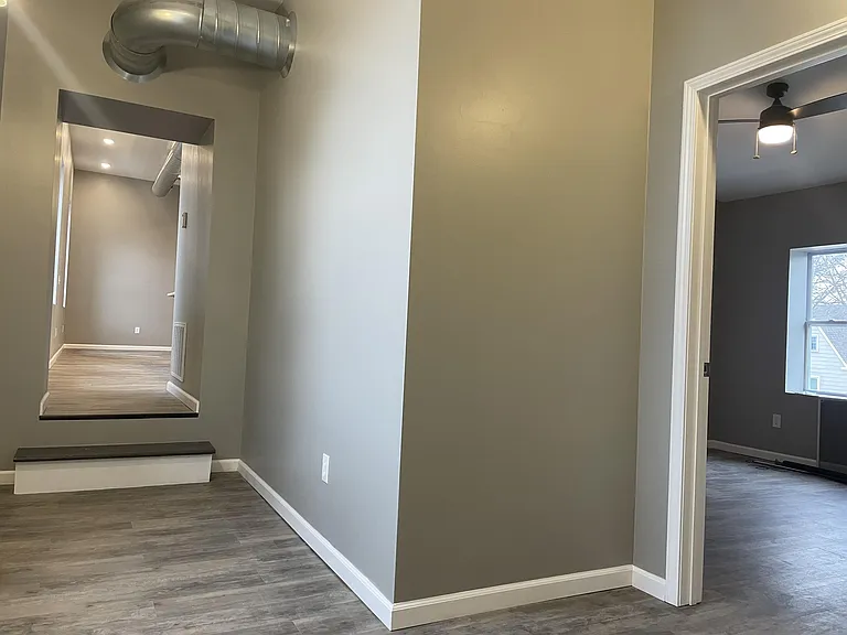 3 W Laurel St — Photo 8
