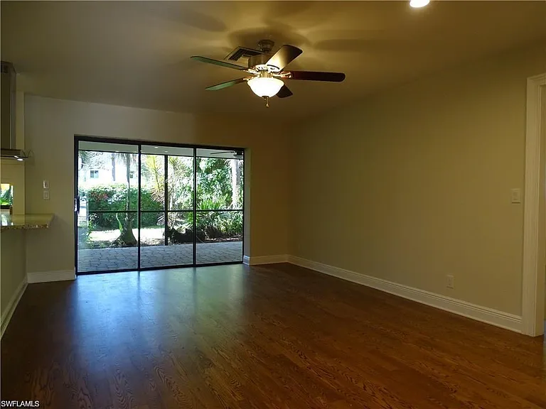 3043 Round Table Ct — Photo 4