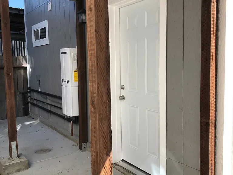 2425 Church Ln — Photo 3