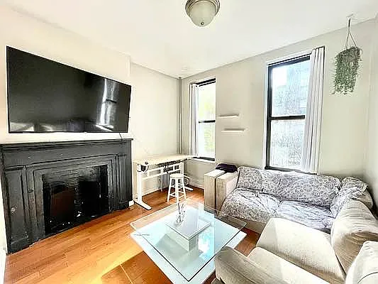 Rented by Metropolitan Property Group | media 1