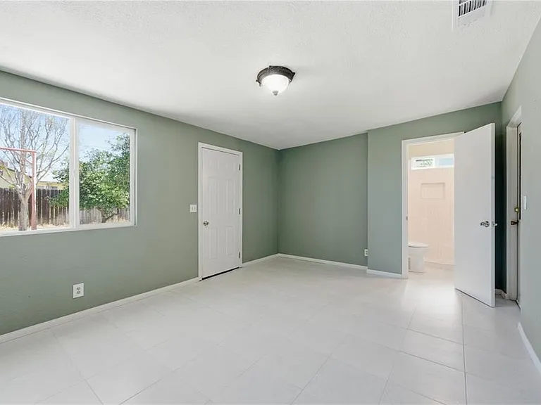 409 W Camellia Way — Photo 22