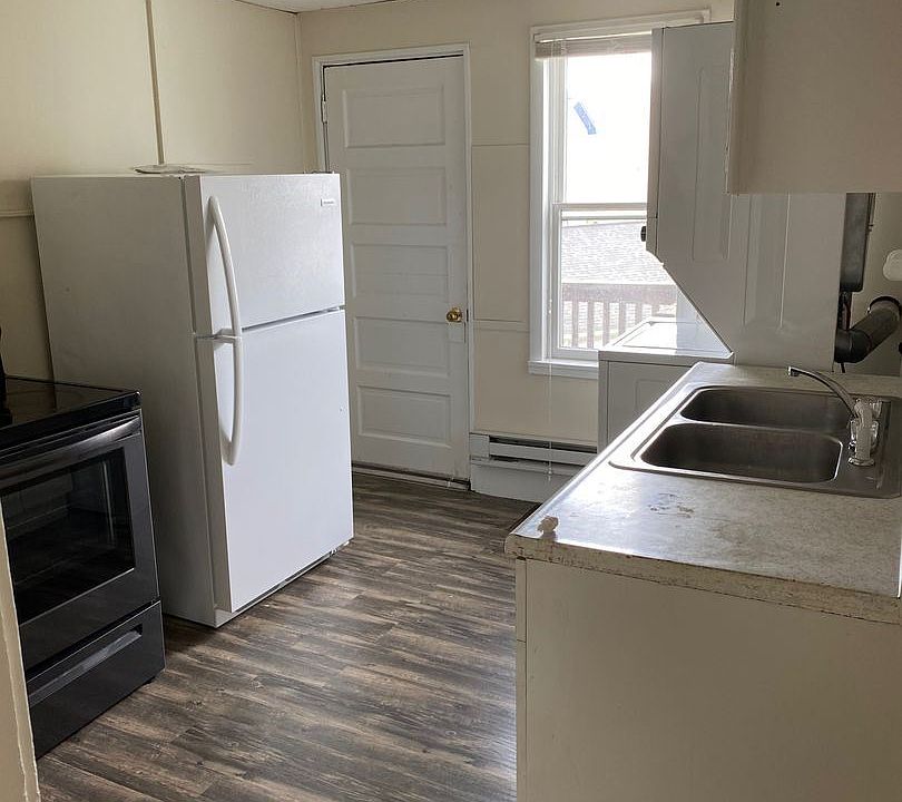 1st image of 487 Dallas St #4067077