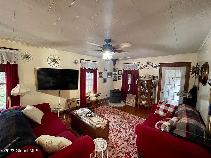 5th image of 107 East St Street