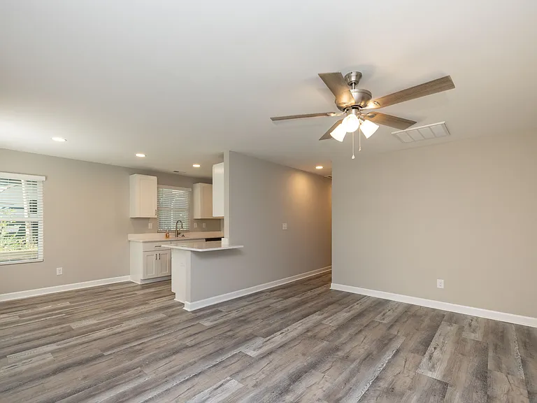 810 Long St — Photo 7