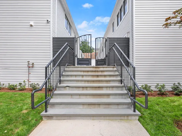 141 Grove Street APT L, Stamford, CT 06901