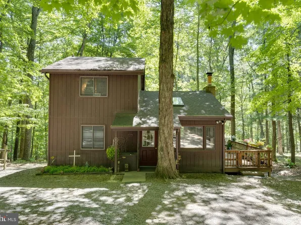 11 S Mountainside Dr, Berkeley Springs, WV 25411