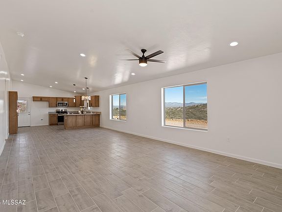 2nd image of 554 Avenida Septiembre