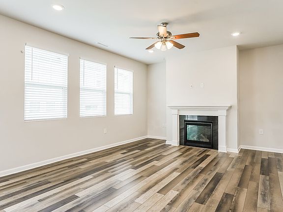 4th image of 534 Dawley Dr