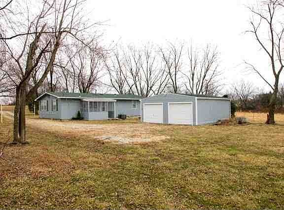 1587 E 767 Rd Lawrence, KS listing photo #4