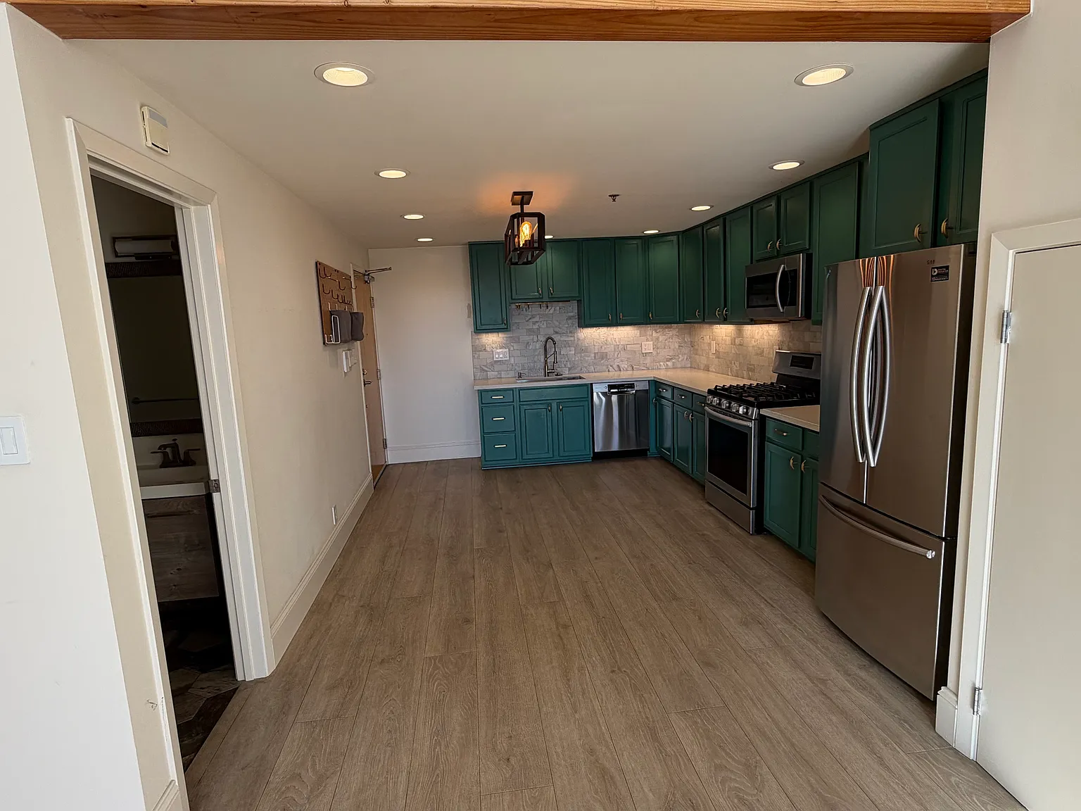 75 Sheridan St — Photo 4