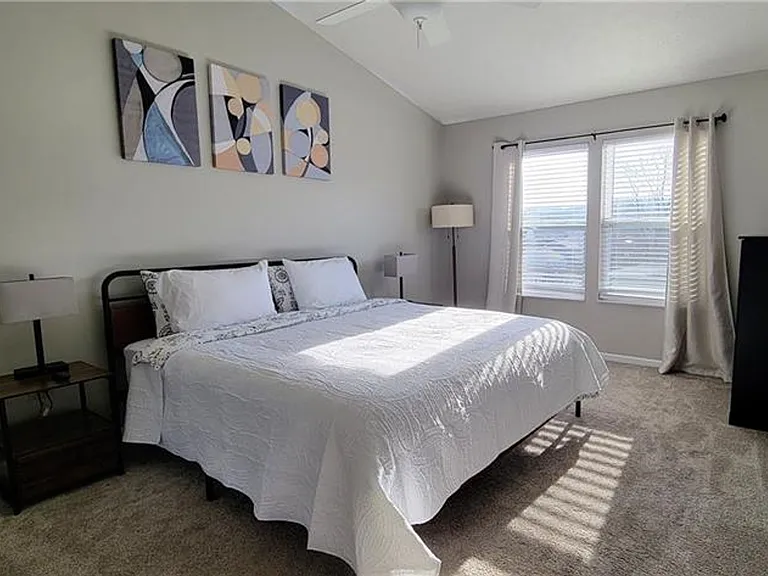 1421 Sandstone Dr — Photo 17