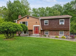 61 Sickletown Rd, West Nyack, NY 10994