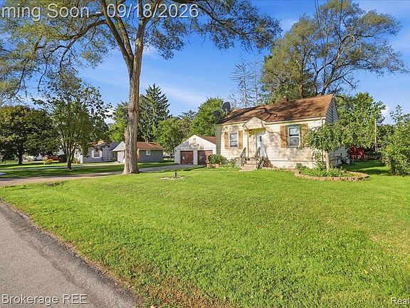 2nd image of 1398 Merle Ave