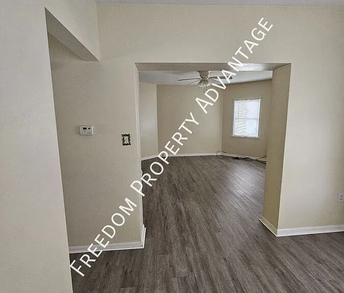130 Hall Ave #BOTTOM — Photo 8